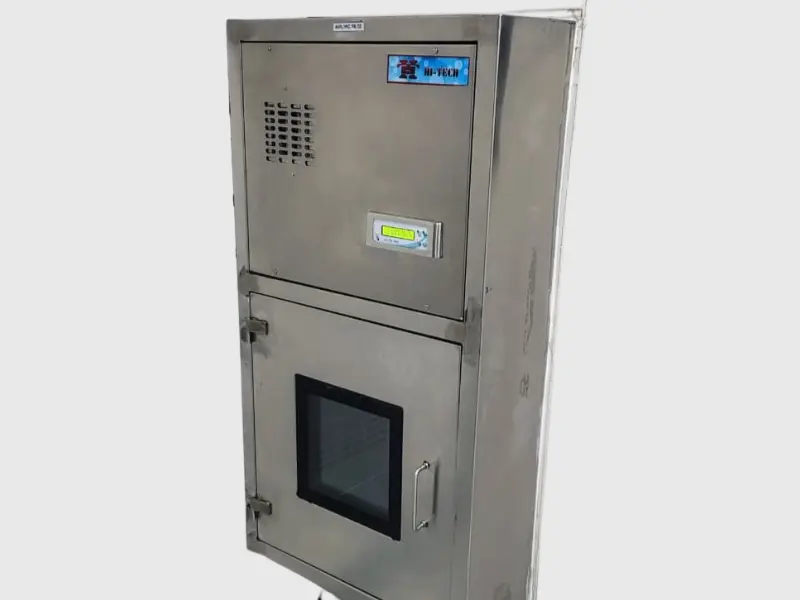 Dynamic pass box with HEPA filter